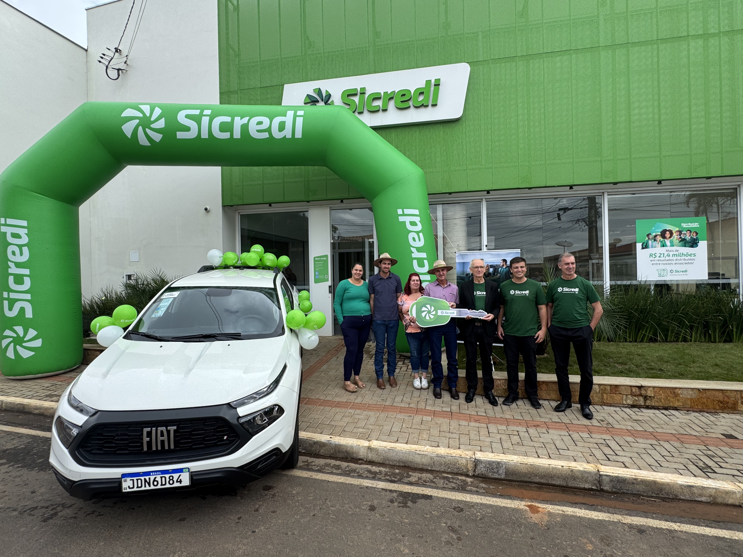 Sicredi entrega veículos sorteados em sua Campanha de Prêmios